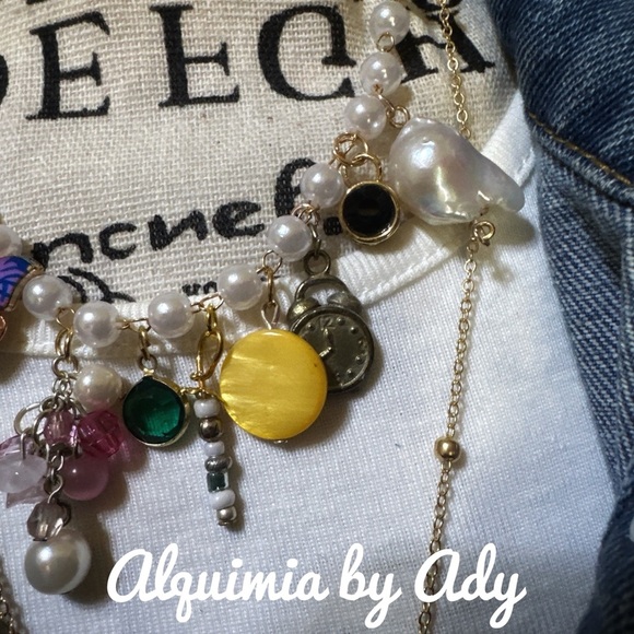 Layered multi charms necklace statement - Picture 5 of 6